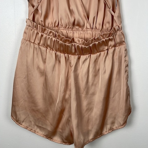 Shinestar V neck elastic waist crisscross spaghetti strap pale pink romper LG - Picture 8 of 10